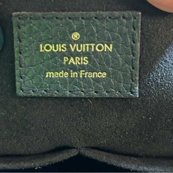 EUC Retiro Louis Vuitton purse, comes with detachable shoulder strap - Picture 12 of 14